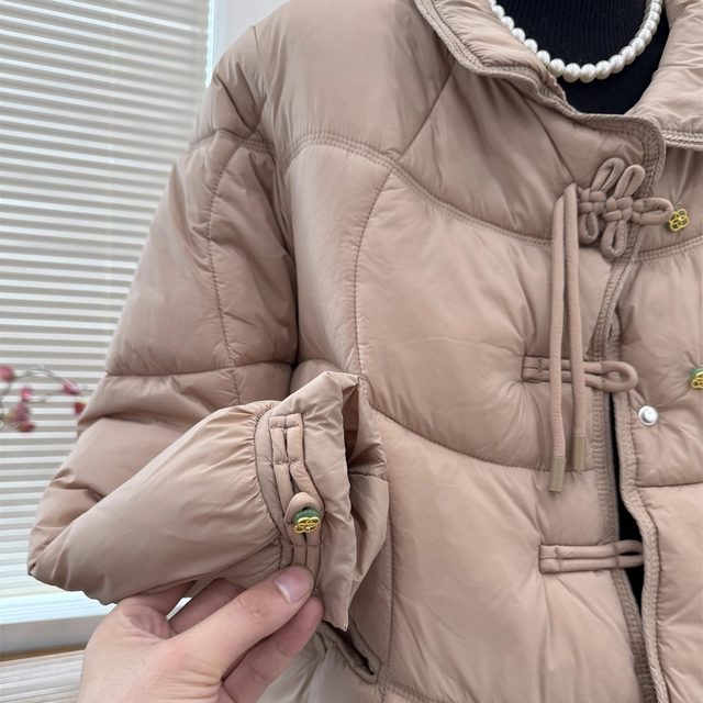 Mother's winter clothing thickened cotton coat women's 2025 new winter coat fashionable foreign style short cotton jacket for middle-aged and elderly people