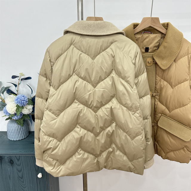 Middle-aged and elderly mothers winter down jackets 2025 new winter mother-in-law clothes short lapel warm tops