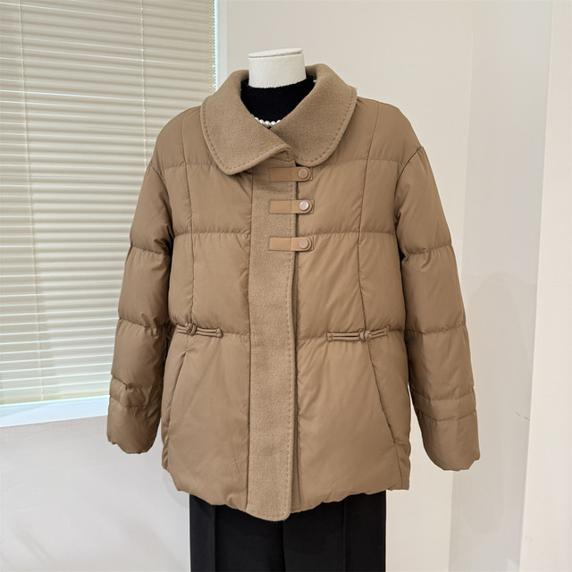 Middle-aged mother short down jacket 2025 new middle-aged and elderly winter wear white duck down autumn and winter bread coat warm jacket