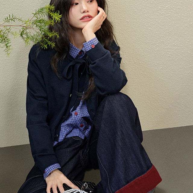 Wide -colored MIU style blue plaid shirt female 2025 spring new ruffled long -sleeved shirt shirt short autumn
