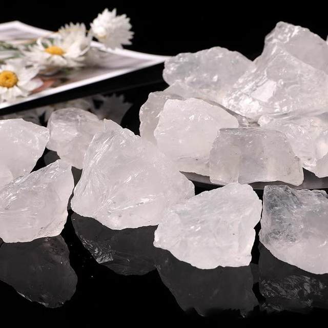 Transparent glass jar natural white crystal aromatherapy diffuser stone royal guard salt cornucopia pendant degaussing stone ornaments utensils