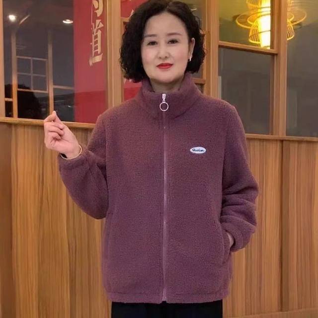 
Velvet and thickened mother's clothing 2024 autumn and winter new fashion versatile loose now grain velvet lamb wool coat for women