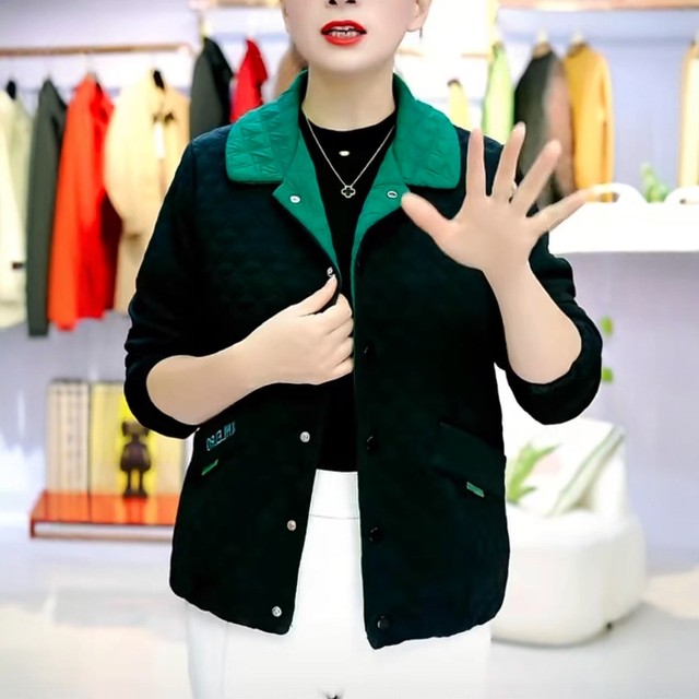 
Middle-aged and elderly women's autumn and winter new style plus velvet and thickened lapel jackets, stylish large size mother's clothing, fashionable warm tops