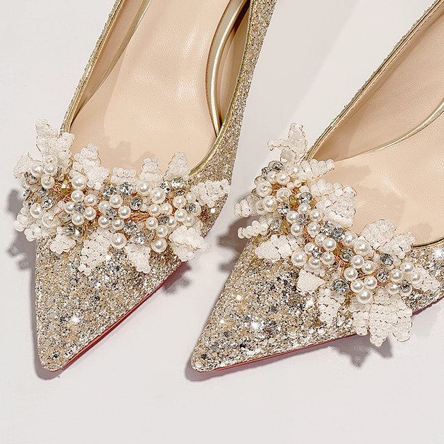 Pointed toe wedding shoes for women 2025 new main wedding dress bride shoes can be worn normally with bridesmaid shoes French crystal high heels