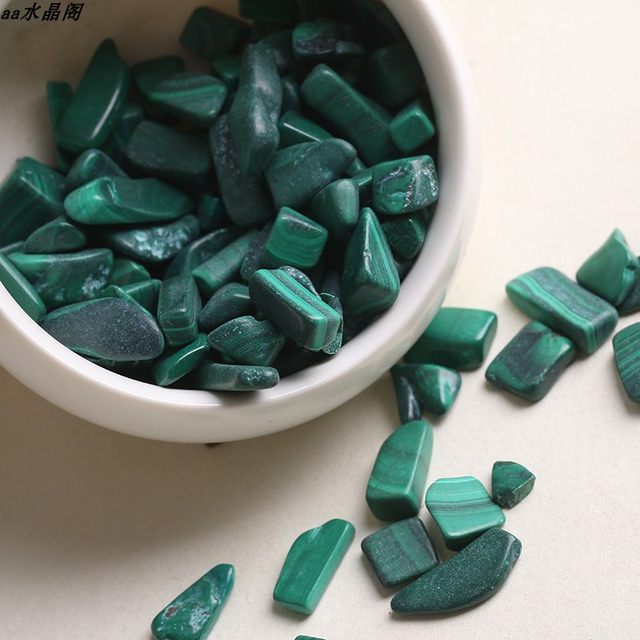 Natural malachite crushing stone crystal energy stone purification and demagnetic original ore manufacture crystal crystal porcelain painting handmade ornaments

