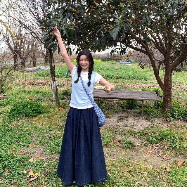 Qiuyu moment versatile loose denim midi skirt