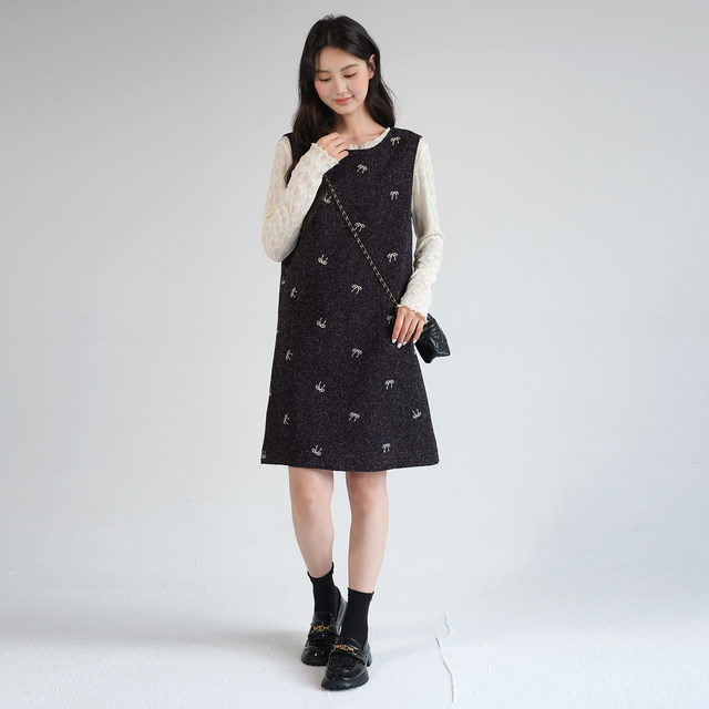 Blue Ruoshui Large Size 2025 Autumn New Bow Embroidered A-line Skirt