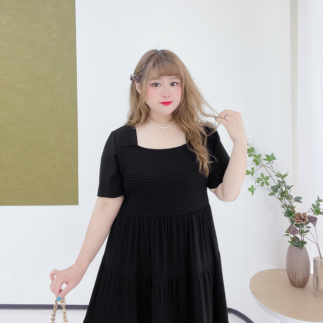 300Jin [Jin equals 0.5 kg] Fat Yingying extra-large size women's clothing, fashionable and elegant little black skirt, short-sleeved thin cake dress
