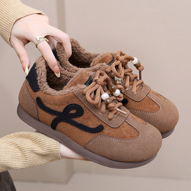2025 new winter old Beijing cotton shoes soft non-slip warm moral training shoes plus velvet and thickened one-step mom cotton shoes