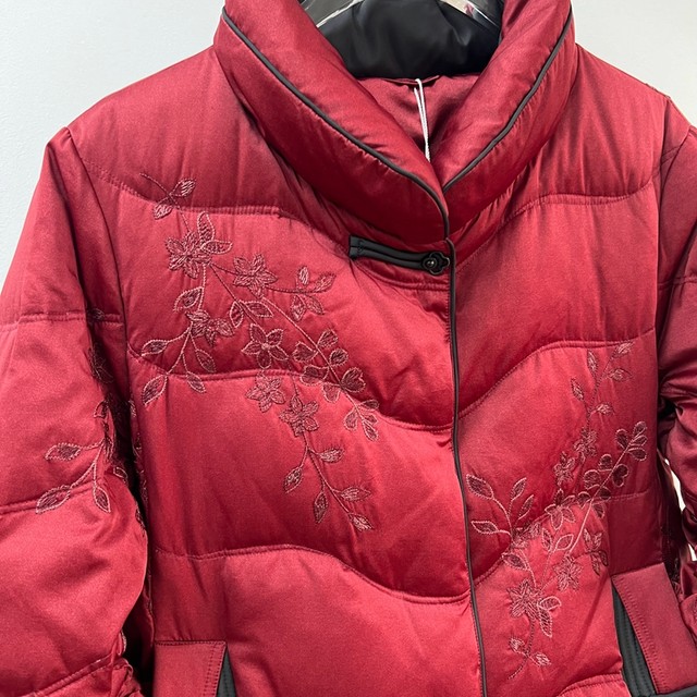 Winter mother's down jacket 90 velvet warm embroidered jacket middle-aged and elderly grandma loose large size short top for women