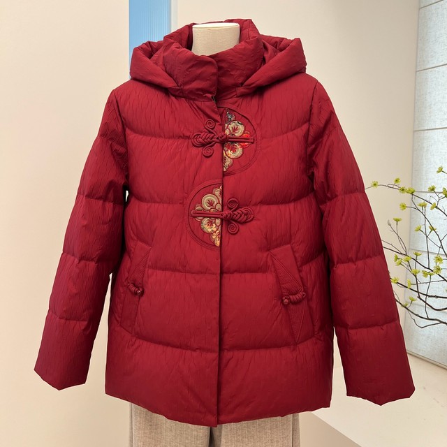 Winter grandma down jacket, warm loose coat, thick solid color embroidery hooded zipper top for mother and the elderly