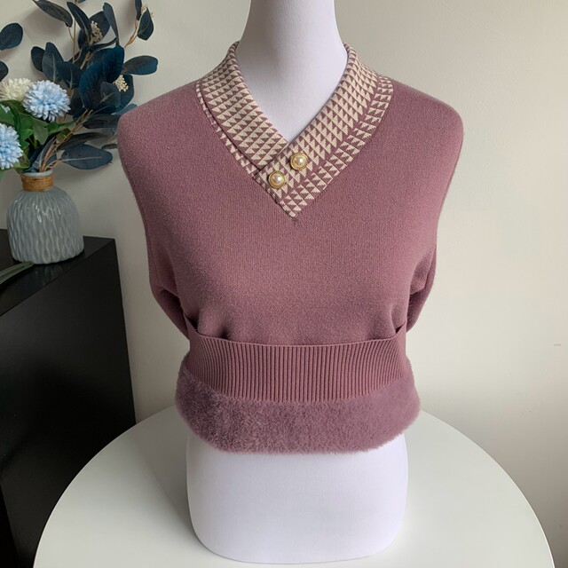 Winter loose large size middle-aged and elderly mother's clothing plus velvet thickened V-neck short sweater old lady grandma top for women