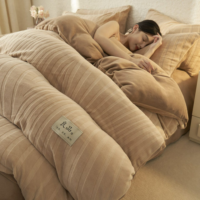 Special offer high-end mother and baby grade winter thickened milk velvet four-piece set plus velvet bed sheet and quilt cover warm coral velvet