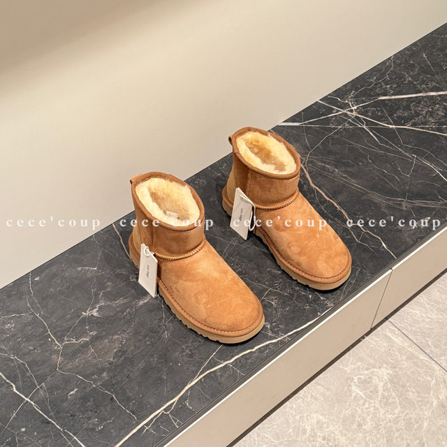 cece coup has found a treasure! 09/08 New product 25FW sheepskin fur integrated velvet thickened snow boots