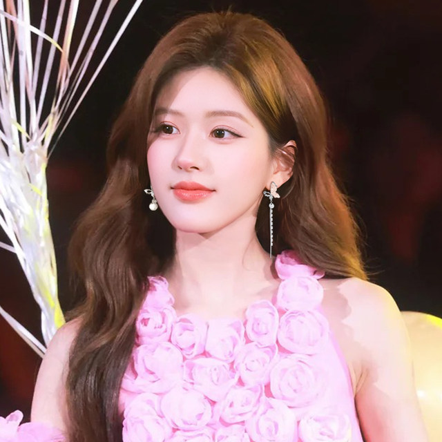 Pink long butterfly tassel ear clip for women light luxury high-end niche asymmetric earrings without earrings exquisite earrings