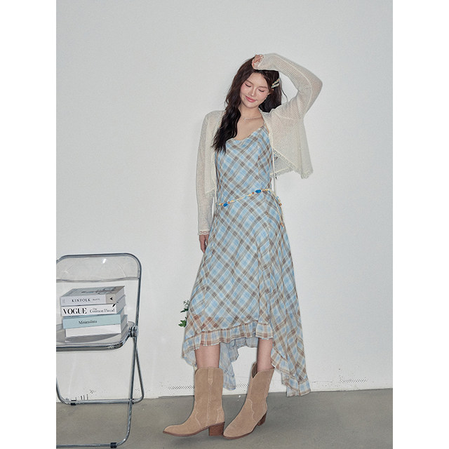 
Summer is beautiful! The curious plaid slim 2025 summer new slightly fat mm suspender dress