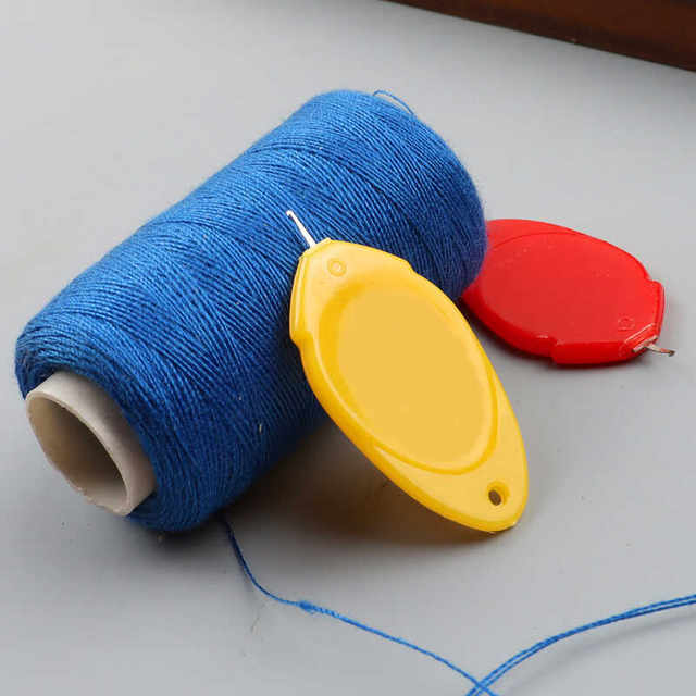 Needle threading artifact Quick needle threading lead assisting the elderly to automatically recognize needles thumb home sewing machine threading device