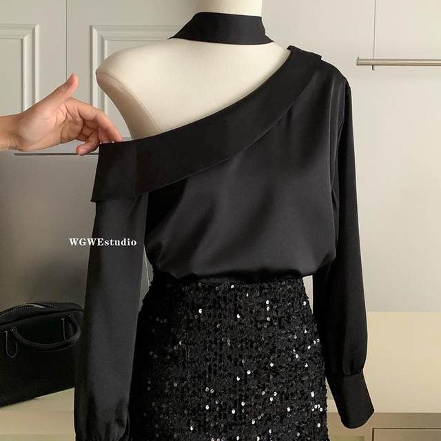 French temperament, the word -of -the -shoulder long -sleeved top, female early autumn design sense, niche, thin satin shirt