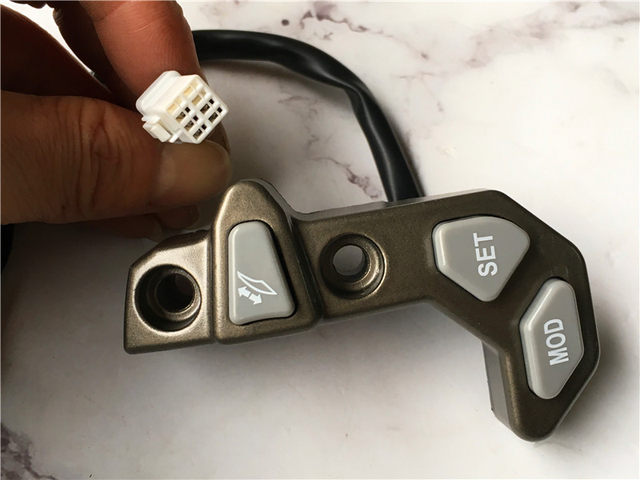 Suitable for Shengshi original accessories ZT310X/R/T/V cruise version street car version new left and right handlebar auxiliary switch