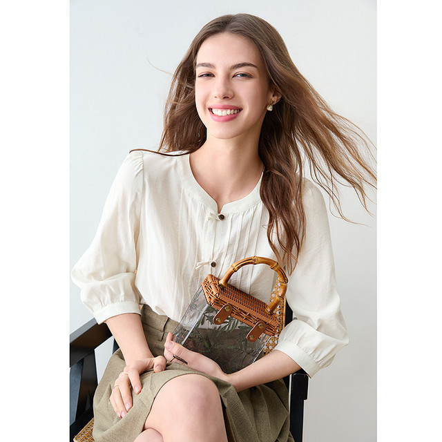 betu 100-tu Chinese style folding purple shirt for women with 7-quarter sleeves 2025 summer new round neck temperament shirt
