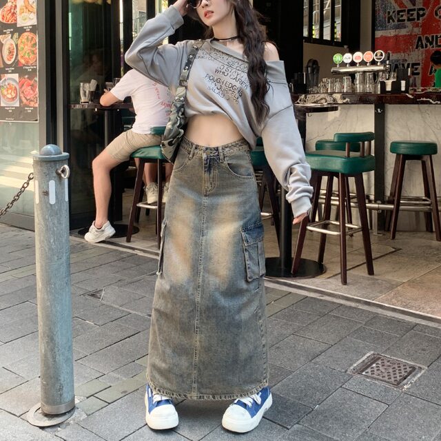 American retro pocket denim skirt for women in spring and summer 2025 new high-waisted slim and versatile A-line midi skirt
