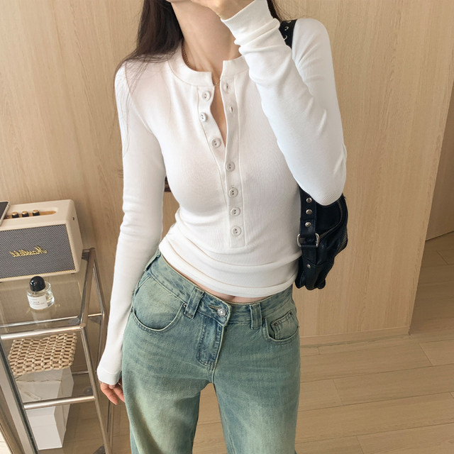 Hot mom goes out to breastfeed long-sleeved T-shirt as base spring and autumn new V-neck slimming design postpartum breastfeeding top