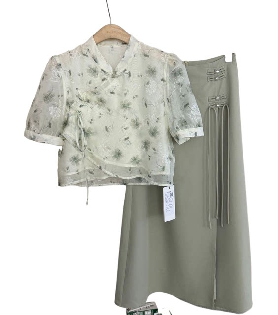 Short-sleeved stand-up collar floral shirt for women 2024 summer new Chinese style shirt top mid-length skirt
