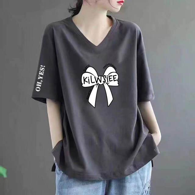 Clearance and pick up foreign trade mothers' T-shirt for women's short-sleeved loose large size slimming V-neck covering belly Korean style top