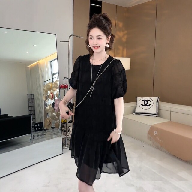 High-end round neck pleated texture short-sleeved dress for women 2025 summer new fashionable slim A-line midi skirt