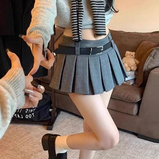 Gray retro high waist pleated skirt for women in spring and summer 2025 new temperament commuter hot girl slim and versatile A-line short skirt
