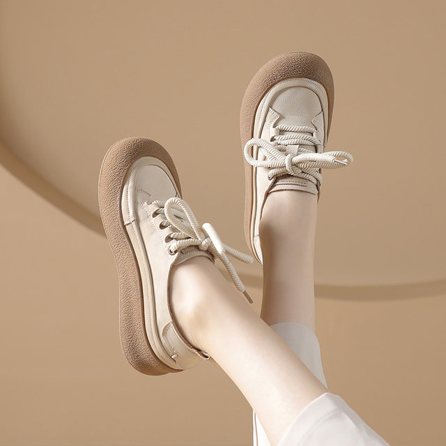 Plus size women's shoes 41 to 43 new autumn and winter spring wide and fat outer wear super soft special brand leather shoes 2024