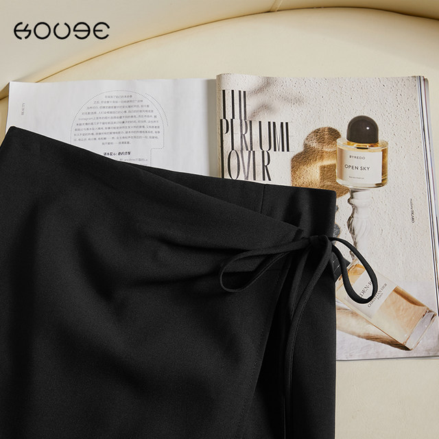 
One-piece lace-up skirt for women's summer short skirt 2025 new high-waisted slim and small person with anti-exposure hip-covering skirt