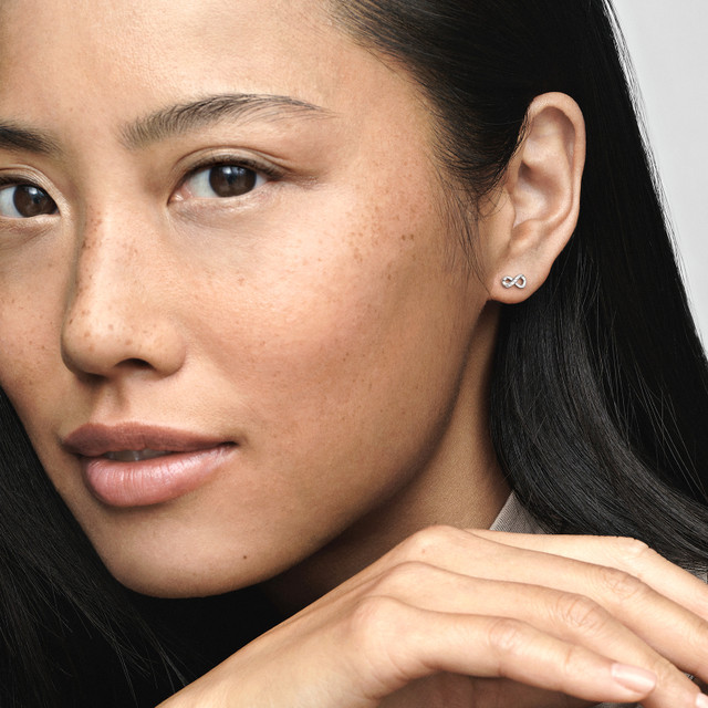 Pandora Pandora sparkling eternity symbol earrings Möbius ring classic versatile silver