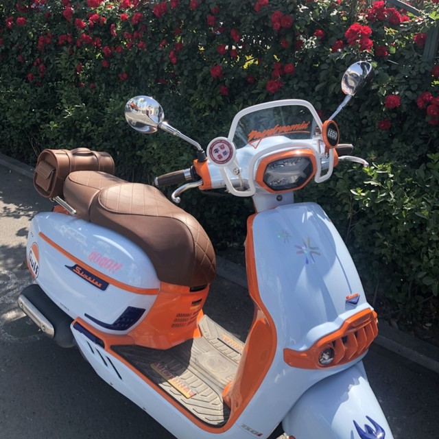 Personalized creative Daydreamin daydream car electric car motorcycle sticker 80s retro car sticker