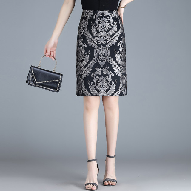 Retro printed short skirt hip skirt for women in summer 2025 new skirt high waist slim commuter slit one-step skirt