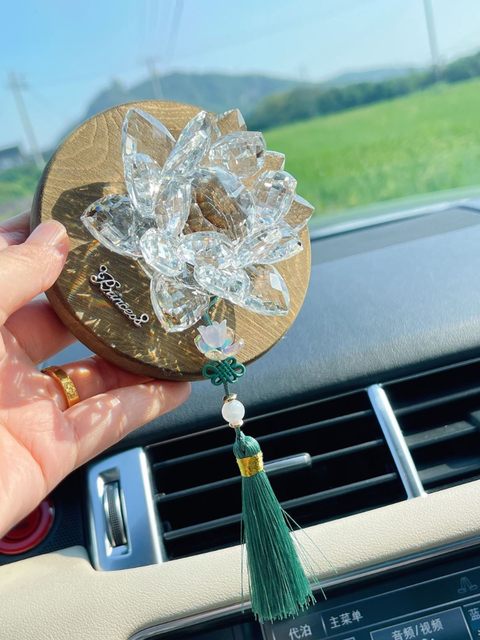 Good luck lotus crystal lotus car decoration car interior decoration national wind wooden car center console men's and women's car
