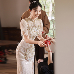 New Chinese Evening Dress Light Luxury Toasting Bride Out Of Cabinet Champagne Cheongsam Engagement Dress Winter