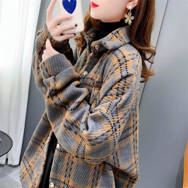 Thickened and furry plaid shirt for women in spring and autumn 2024 new cardigan jacket large size women's hot top