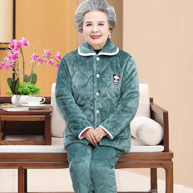 Old lady's winter suit, middle-aged and elderly thickened coral velvet home clothes, grandma's warm pajamas, mother's cotton coat