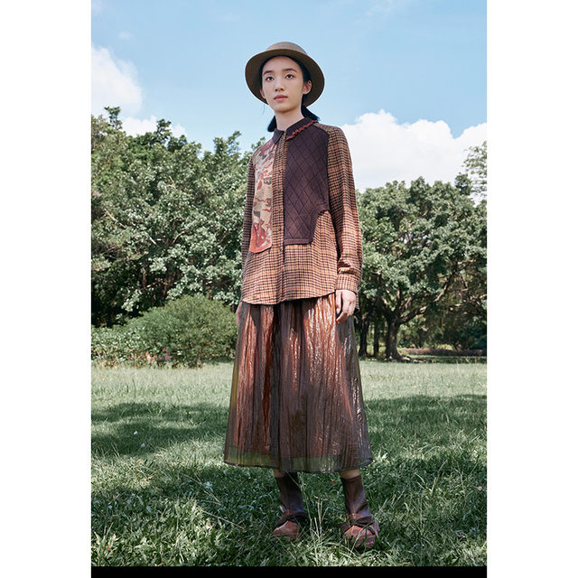 
One city painting a new winter style casual, literary simple and versatile elastic waist design large mid-skirt for women