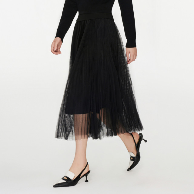 Floating black mesh skirt 2024 new winter style fashion versatile commuting cover the crotch slim exquisite elegant women