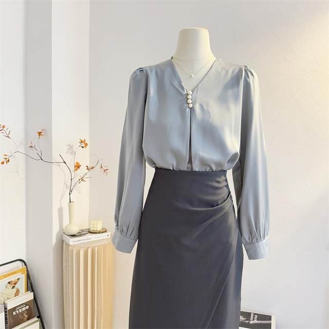 High-end gray beaded V-neck satin shirt for women 2025 spring temperament commuting long-sleeved shirt drooping top