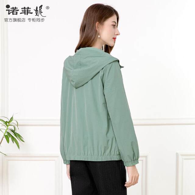 Middle-aged women's clothing 2025 spring clothing new age-reducing hooded simple solid color windbreaker jacket mother versatile casual top
