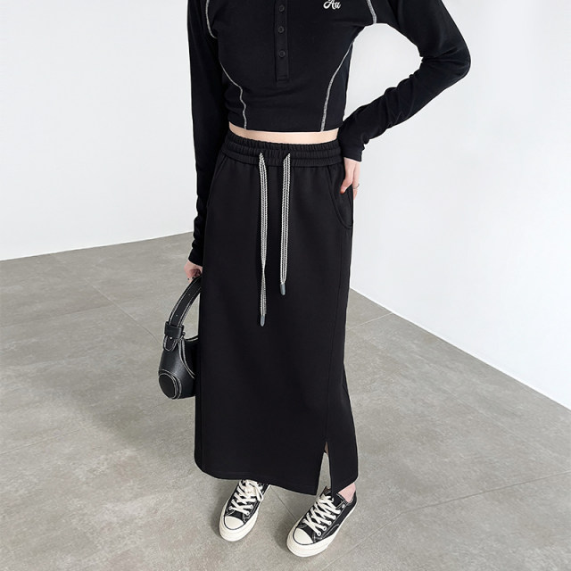Black skirt for women in spring and autumn 2025 new style slimming hips and hips covering one-step long skirt with slit straight long sweat skirt