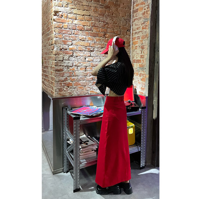 West Kowloon Spring and Autumn New Product High Waist Loose Heart Straight One Step Skirt Slit Half-length Skirt Red Slimming Women