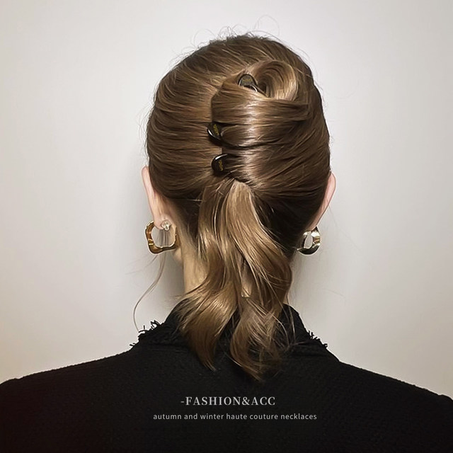 Simple universal small fish hairpin and hairpin artifact 2025 new daily commuting hairpin female back head hairpin comb