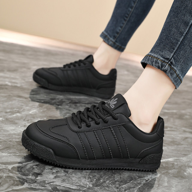 Black sneakers for women spring and autumn waterproof non-slip leather work shoes for a long time without tired feet kitchen shoes large size 41-43