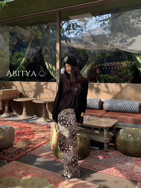 European Station 2025 Spring New Fashionable, versatile and simple high-waisted slim printed A-line skirt skirt women's long skirt
