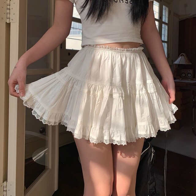 French retro white skirt for women in spring and autumn, outer wear, A-line cake skirt, lace high-waist temperament short skirt
