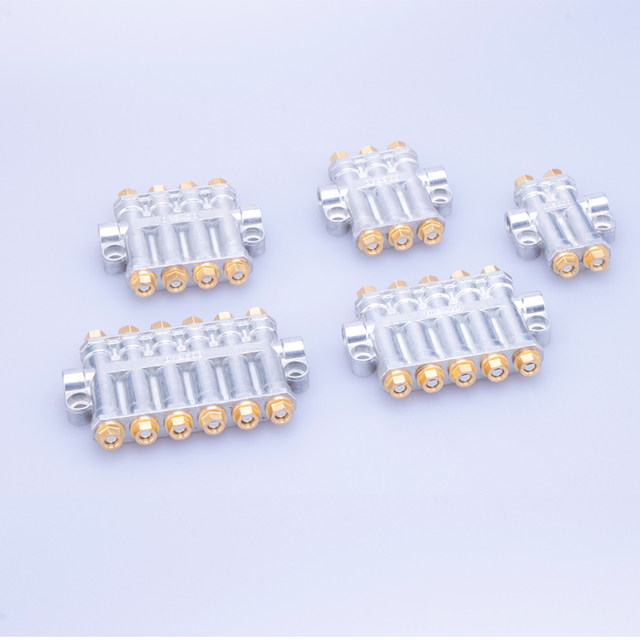 Driven quantitative oil splitter injection molding oil discharge CNC lathe processing center machine tool refined oil circuit distribution device